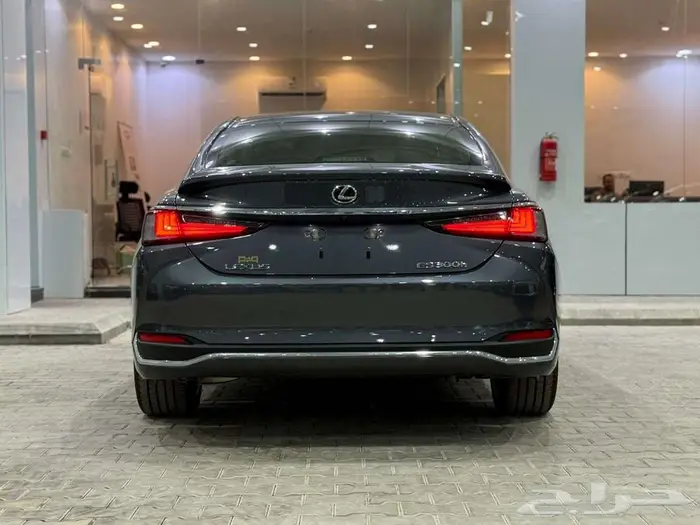 لكزس ES 300 HH موديل 2025 - عرض نهايه العام 9