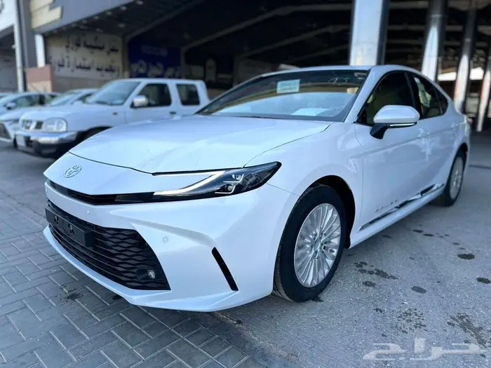 تويوتا كامري 2.5 LE 2025 بنزين كاش وتقسيط بنوك 1