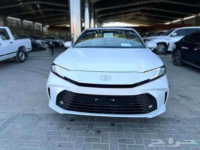 تويوتا كامري 2.5 LE 2025 بنزين كاش وتقسيط بنوك 2