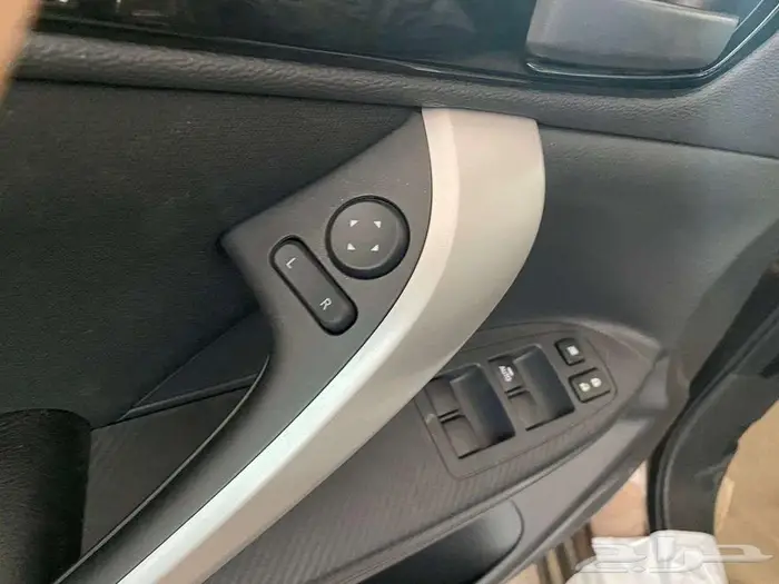 متسوبيشي كلبس كروس ستاندر موديل 2023 اصفار 5