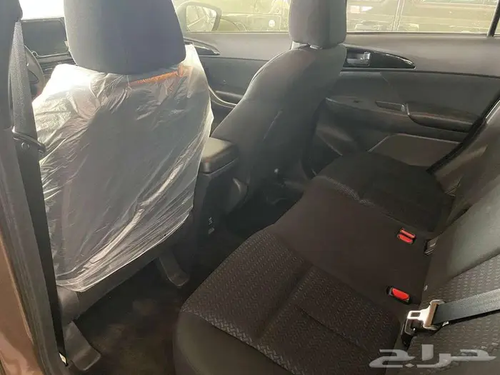 متسوبيشي كلبس كروس ستاندر موديل 2023 اصفار 6