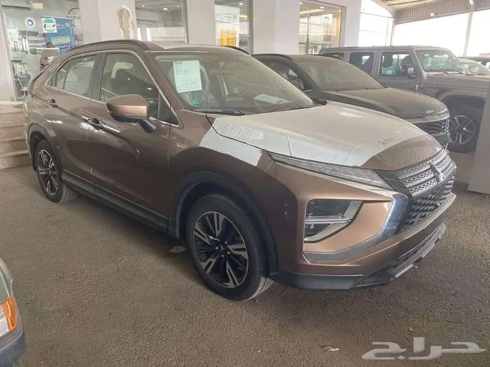 متسوبيشي كلبس كروس ستاندر موديل 2023 اصفار 2