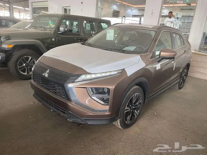 متسوبيشي كلبس كروس ستاندر موديل 2023 اصفار 1