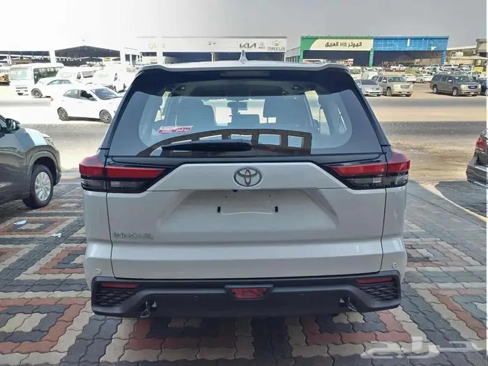 تويوتا انوفا 2026 بنزين GL 2.0 عبداللطيف جميل 13