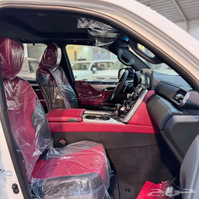 لكزس اف سيورت بريمي 2025 15