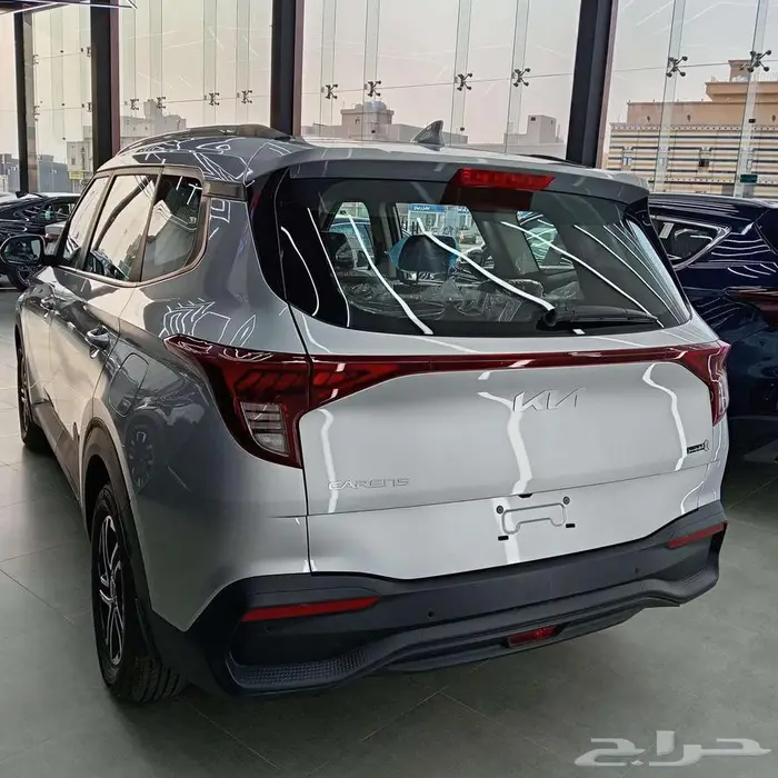 كيا كارينز نص فل 2025 بافضل الاسعار . 3