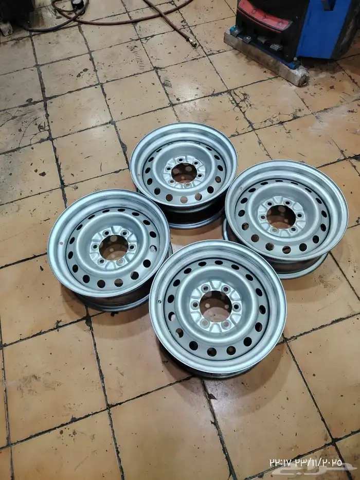 جنوط نيسان مع كفرات وبدون 0