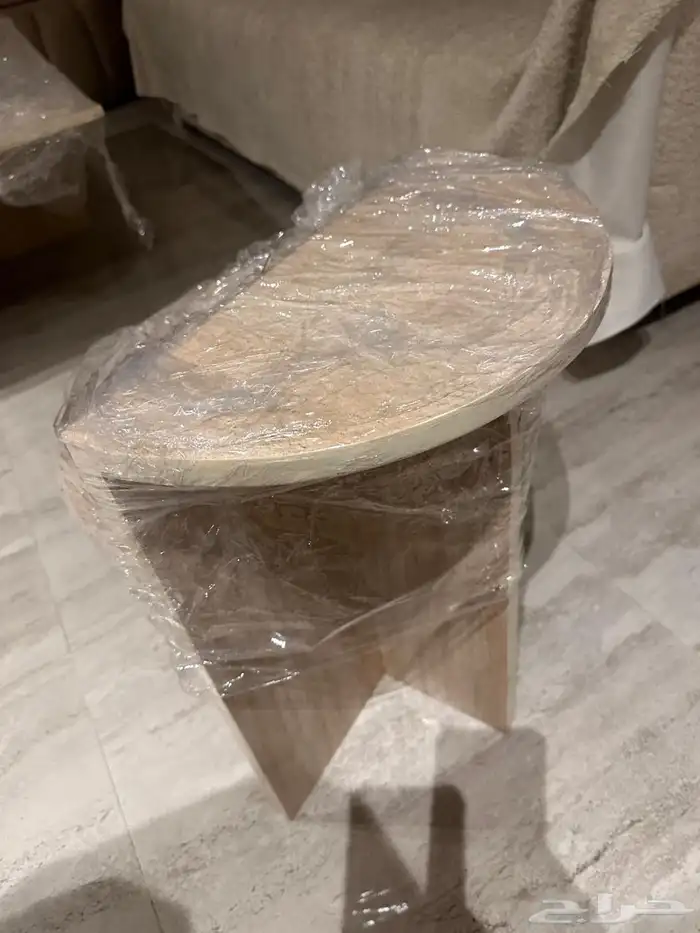 طاولة كبيرة و طاولتين خدمة 1