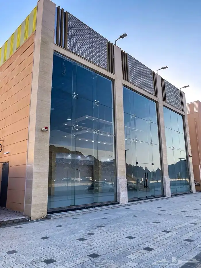 معرض تجاري (للبيع) 2