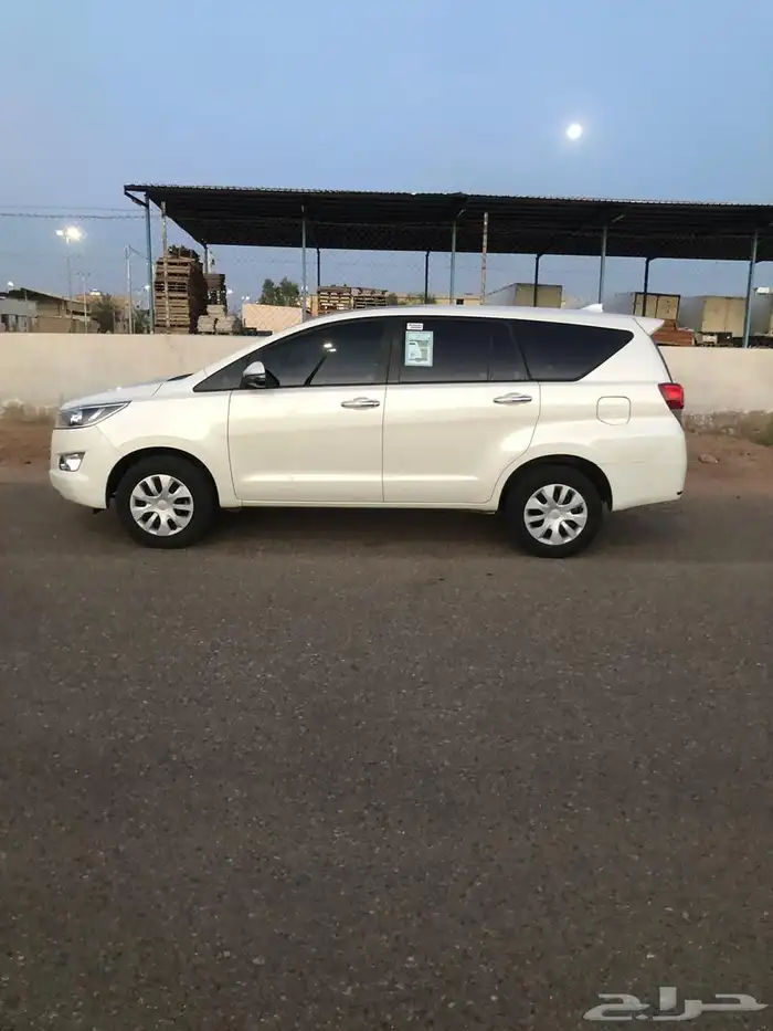 للبيع انوفا مخزن2019 8