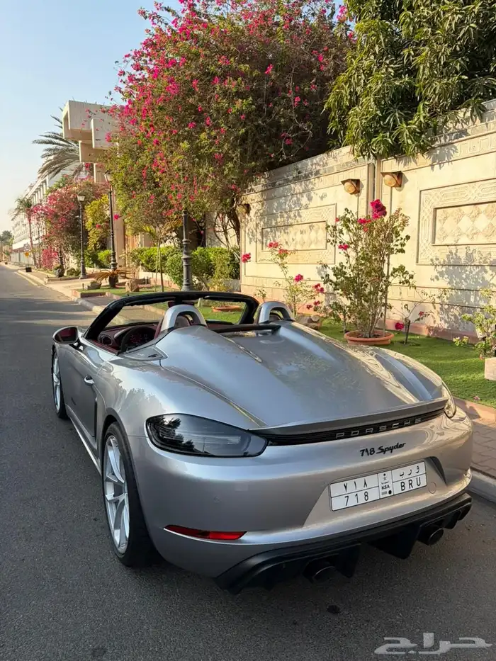 بورش سبايدر ناقل يدوي وارد ساماكو تحت الضمان 17