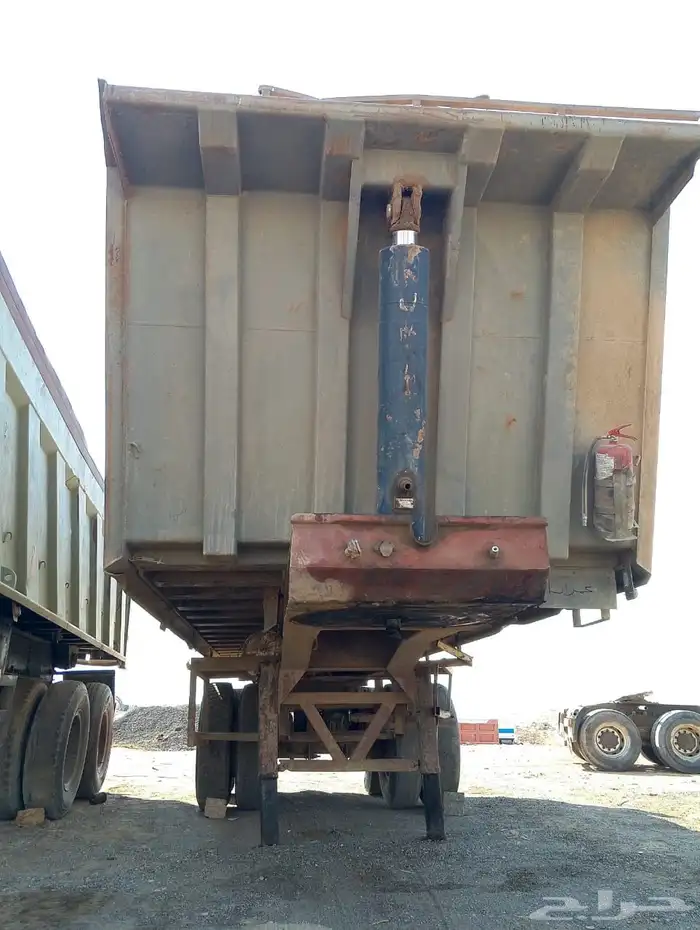 للبيع عدد 6 صناديق قلابات 24