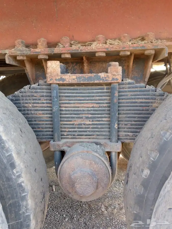 للبيع عدد 6 صناديق قلابات 23