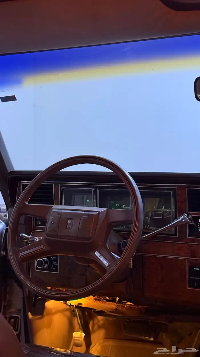 لينكولن تاون كار 1987 8