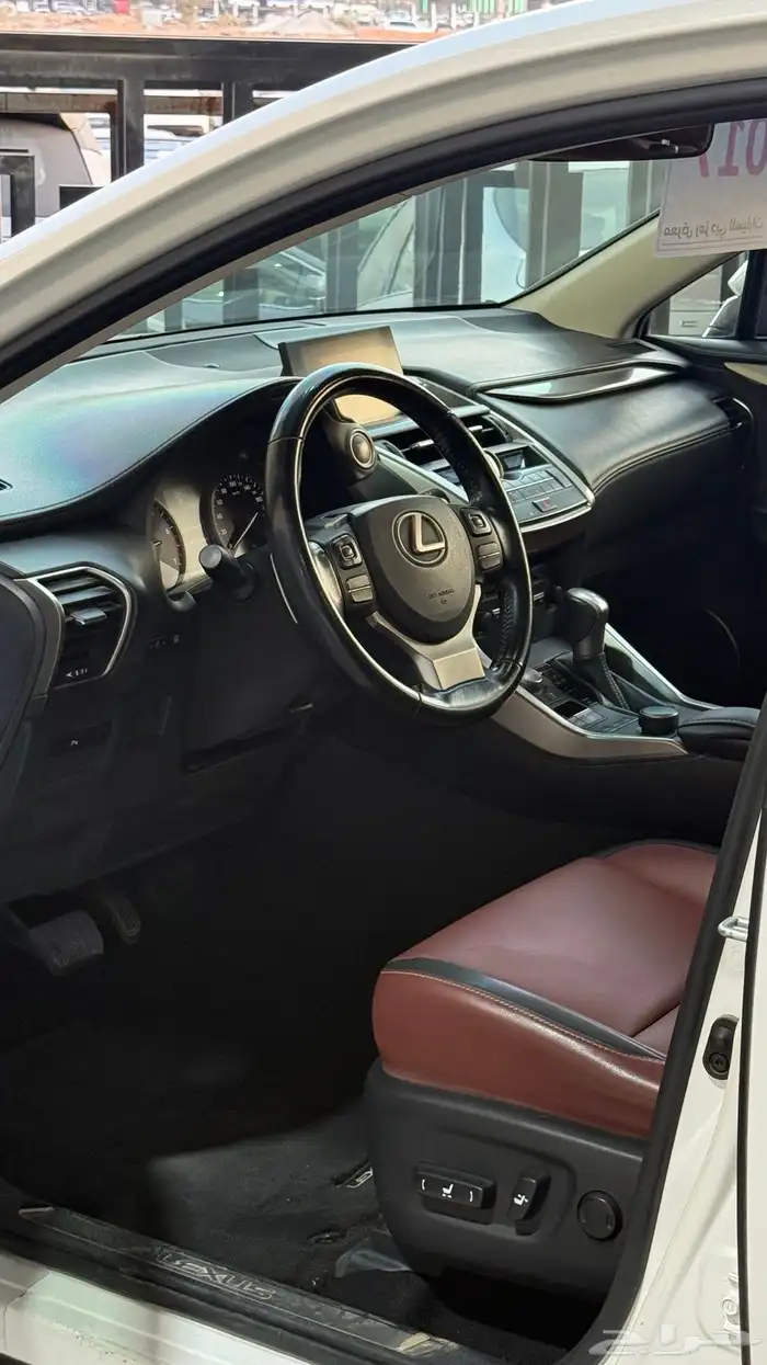 لكزس NX200 مديل 2017 بحالة الوكاله 10