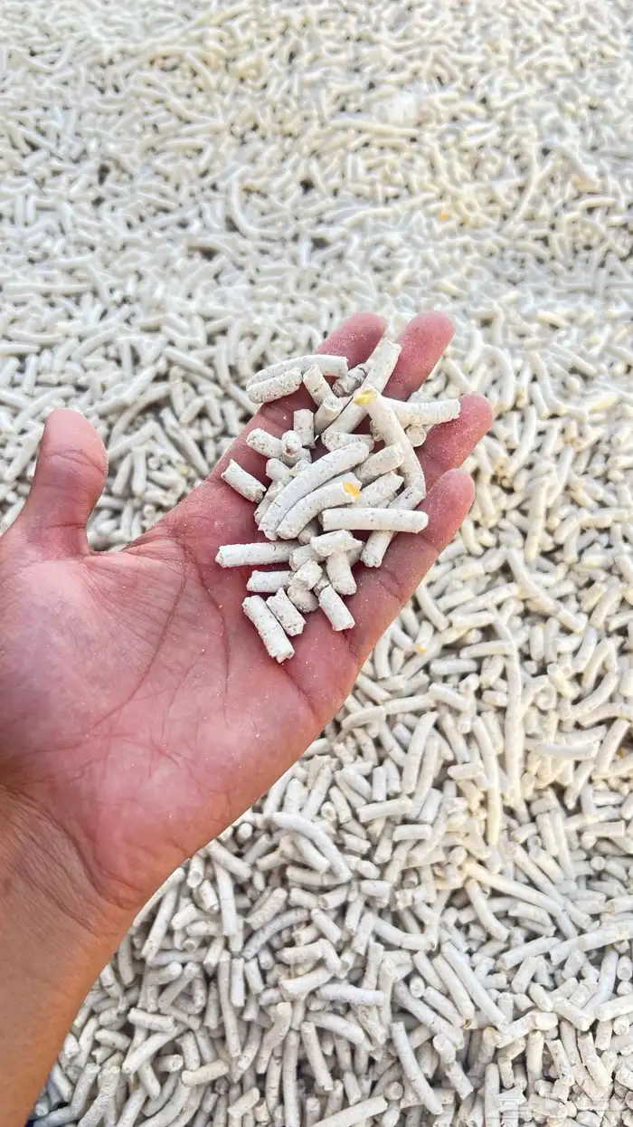 مكعب طحين مخلوط جميع المكونات التي تنفع الحلال 2