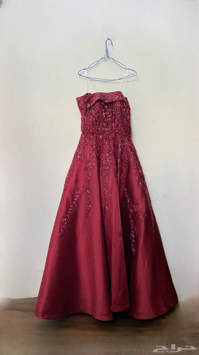 فستان غير مبلوس 0