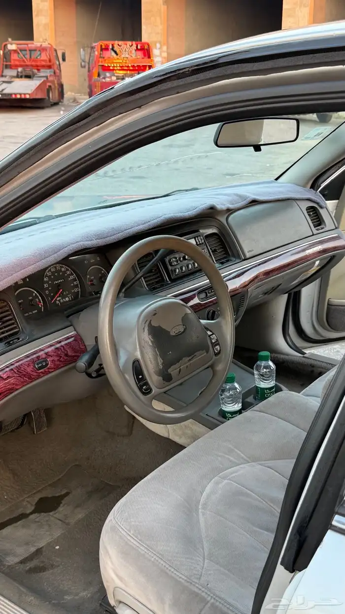 فورد كراون فكتوريا 2002   وارد أمريكي 33