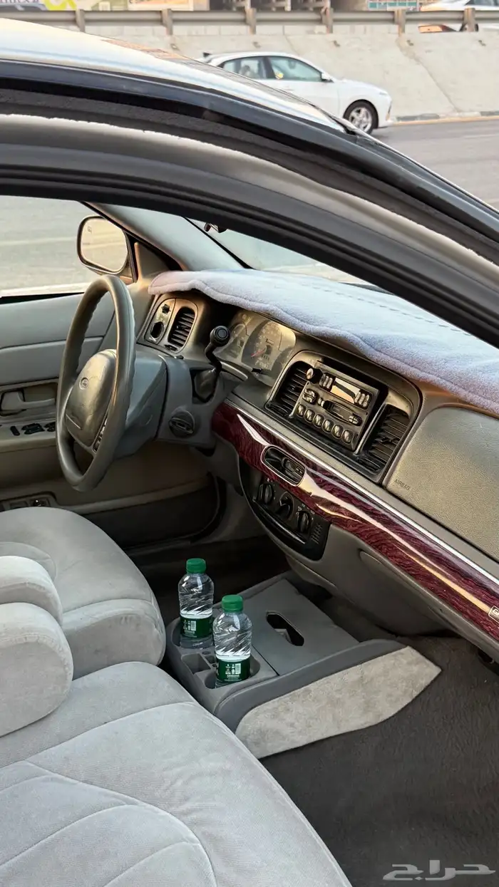 فورد كراون فكتوريا 2002   وارد أمريكي 24