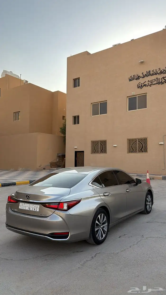 لكزس es 2