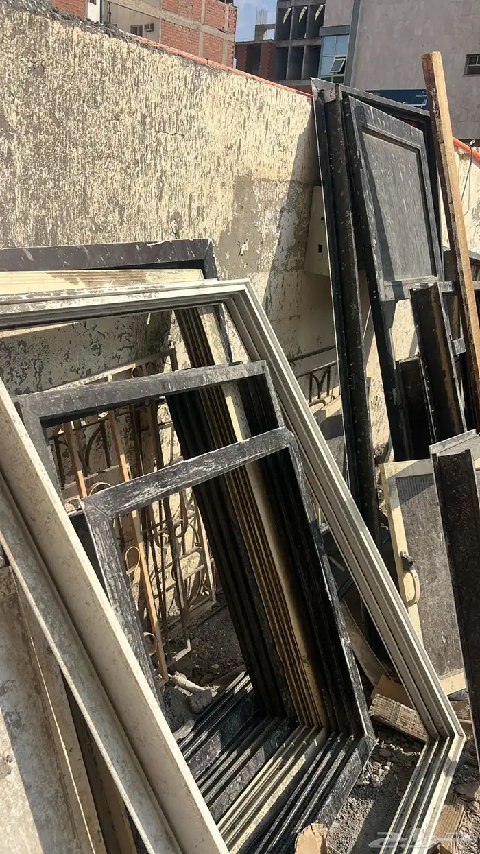 ابواب خشب كامله مع شبابيك المنيوم 100 0