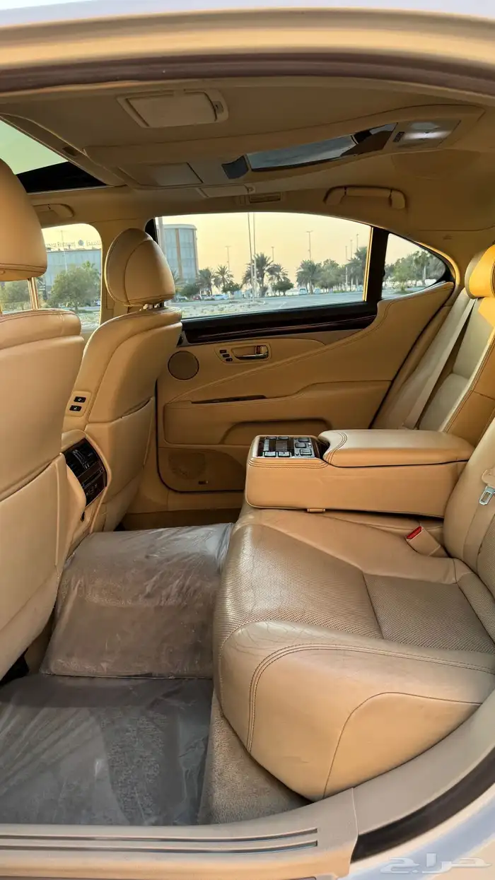 لكزس LS460L منوة المستخدم نظيف جدا وكالة 11