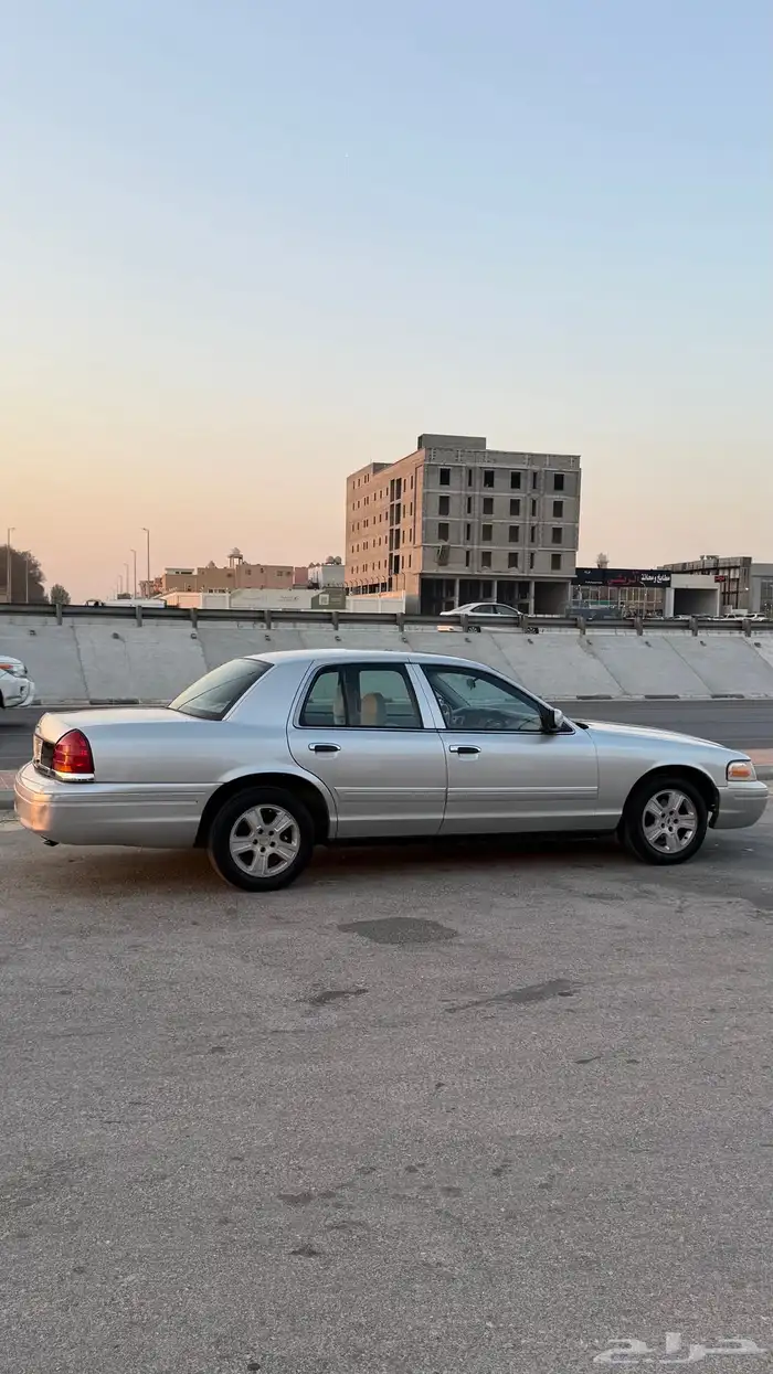 فورد كراون فكتوريا 2002   وارد أمريكي 13