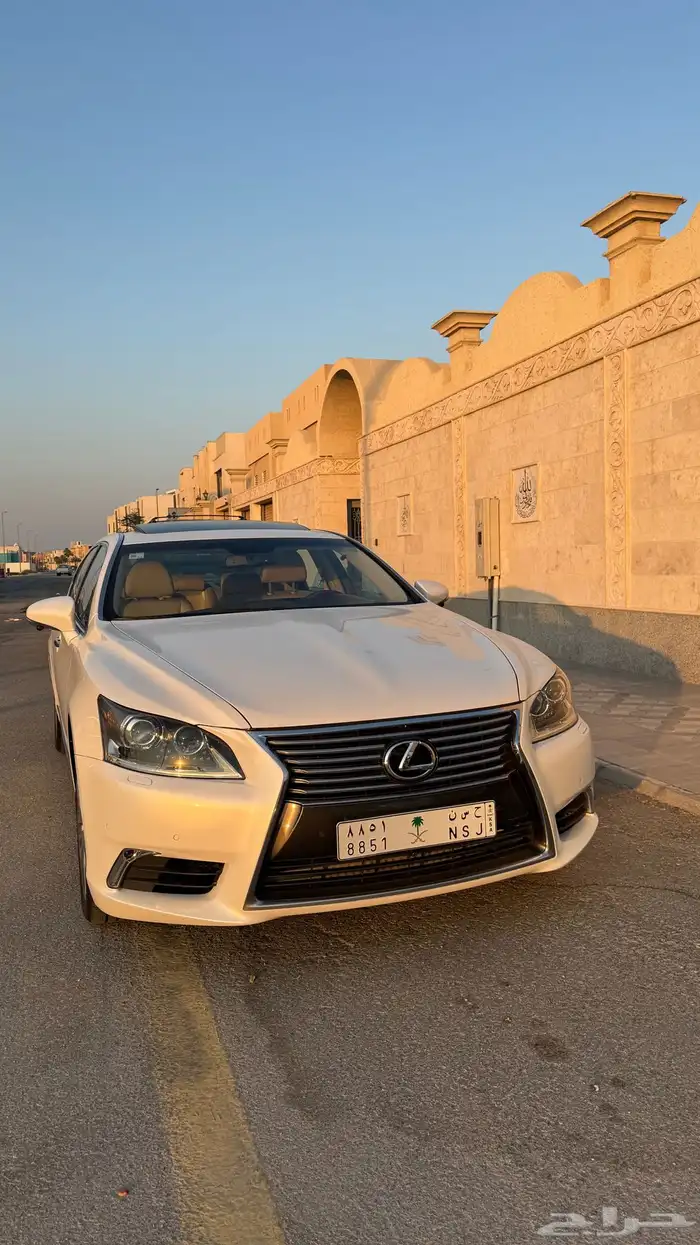 لكزس LS460L منوة المستخدم نظيف جدا وكالة 2