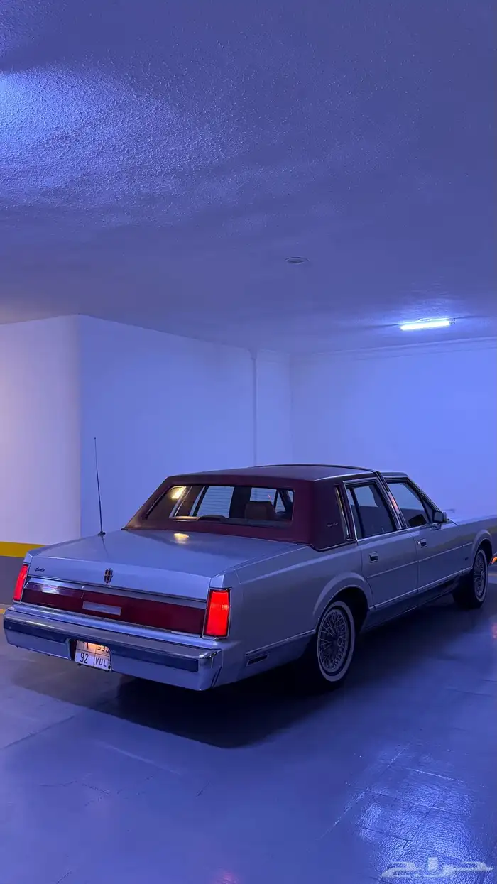 لينكولن تاون كار 1987 3