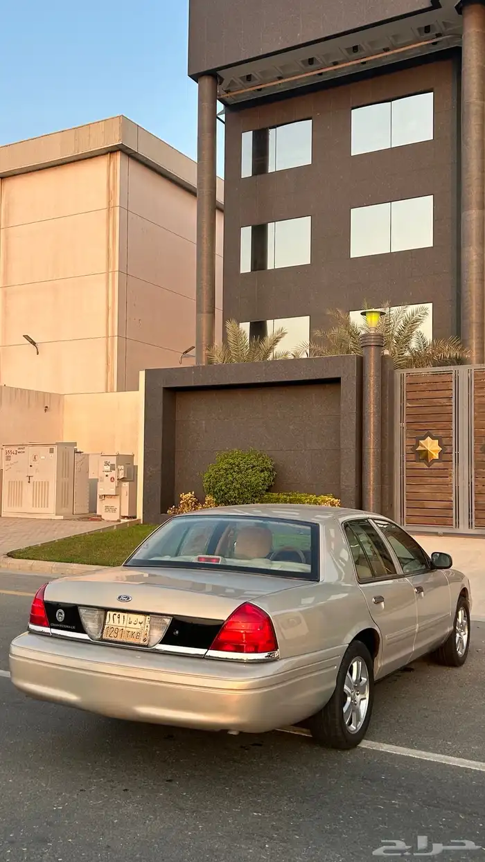 فورد كراون فكتوريا (2012) 7