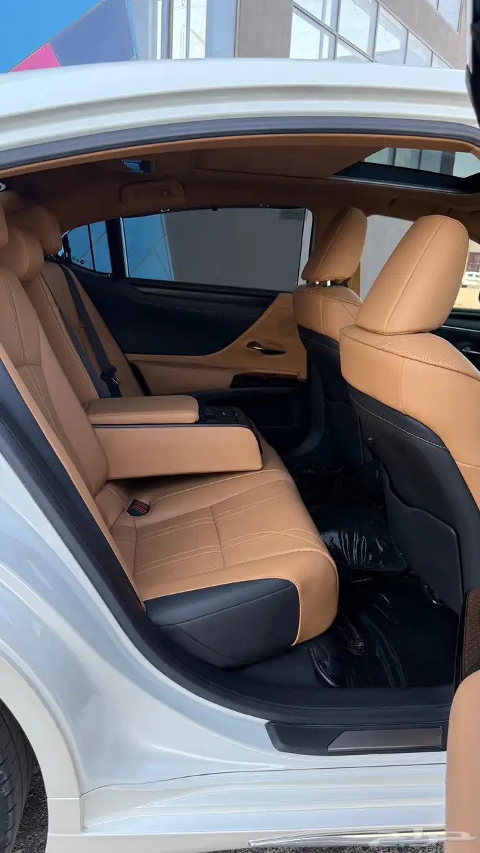 للبيع لكزس 2023 250 ES فل كامل - سعودي 30