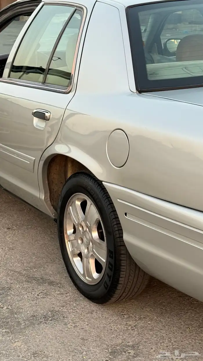 فورد كراون فكتوريا 2002   وارد أمريكي 45