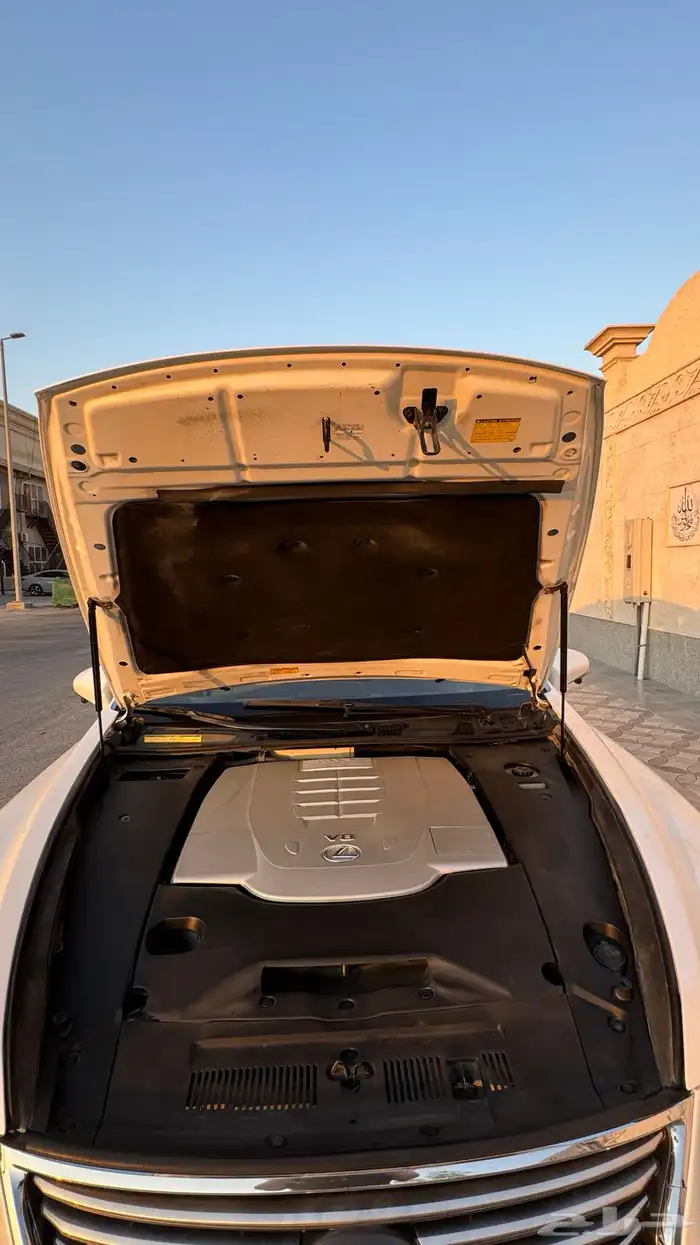 لكزس LS460L منوة المستخدم نظيف جدا وكالة 12