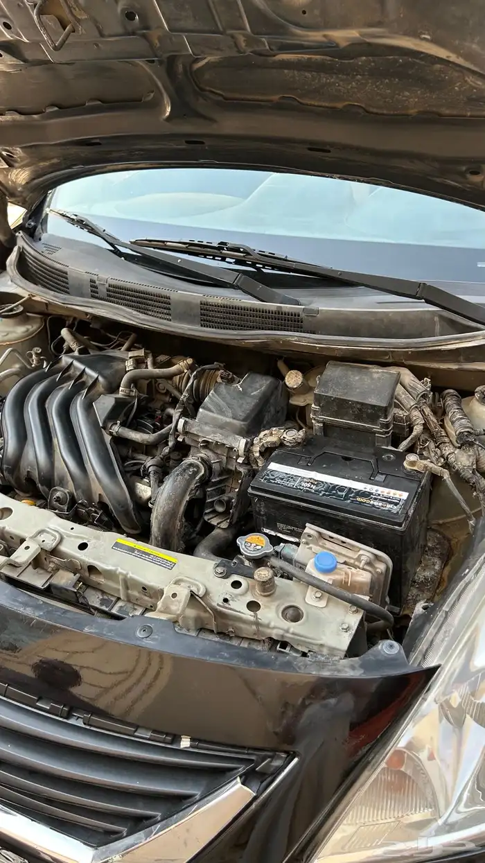 صني 2012 اللون اسود 1