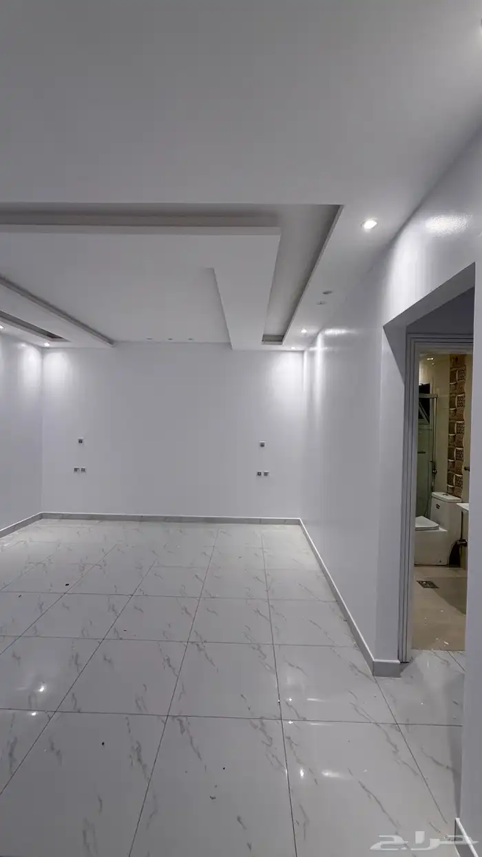 شقة راقية جدا  للإيجار السنوي 12