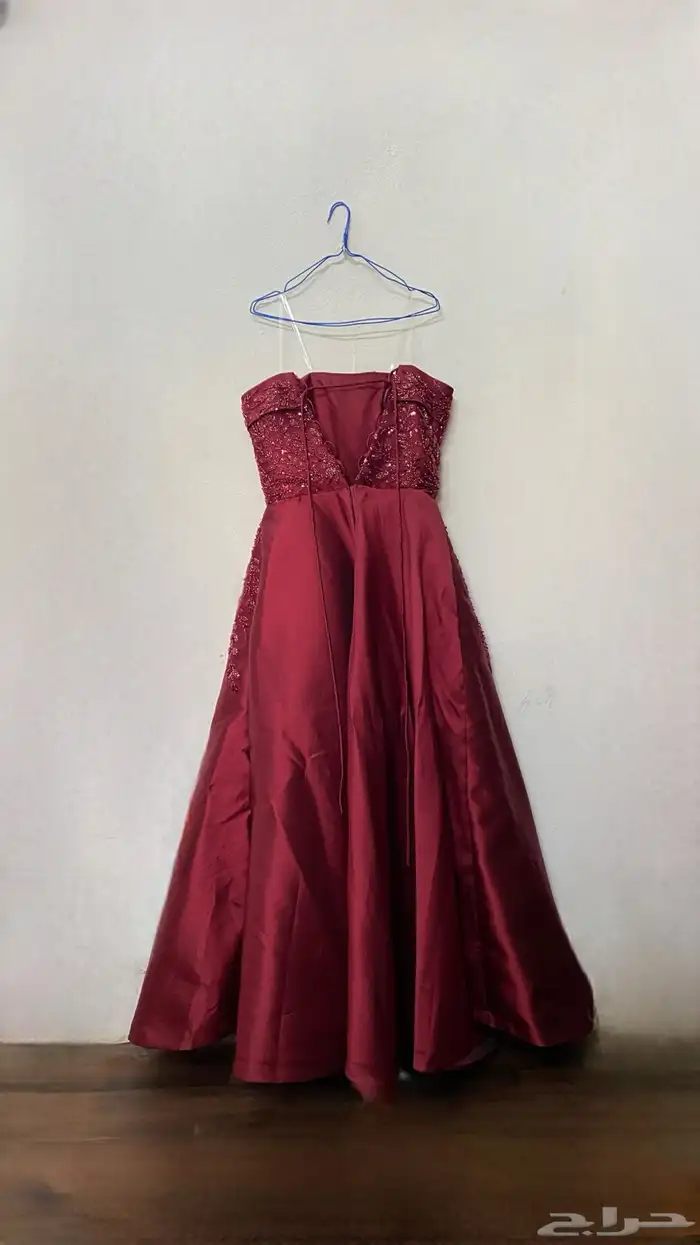 فستان غير مبلوس 1