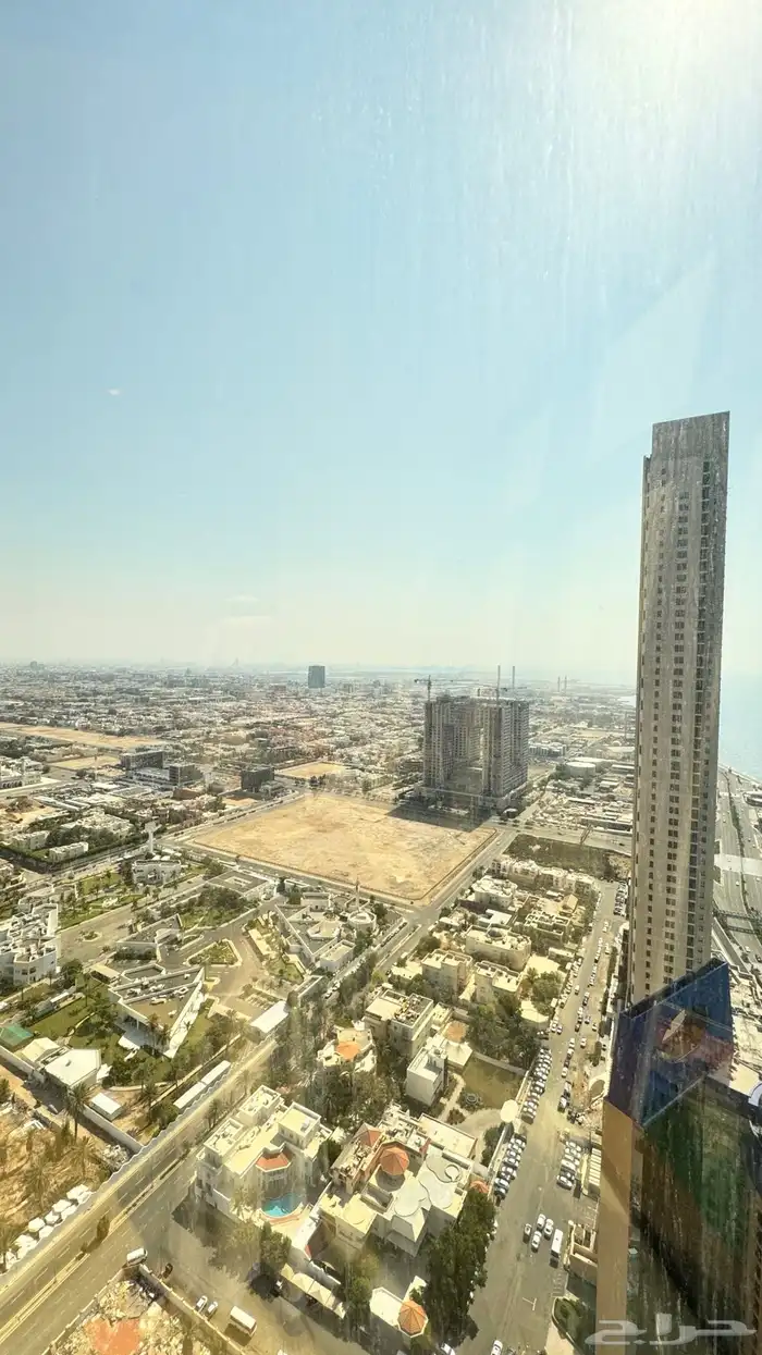 للبيع شقة فيرزاتشي في برج داماك جدة 7