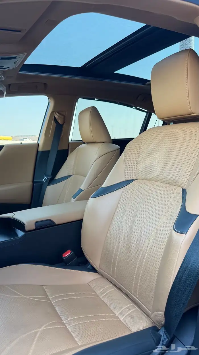 للبيع لكزس 2023 250 ES فل كامل - سعودي 42