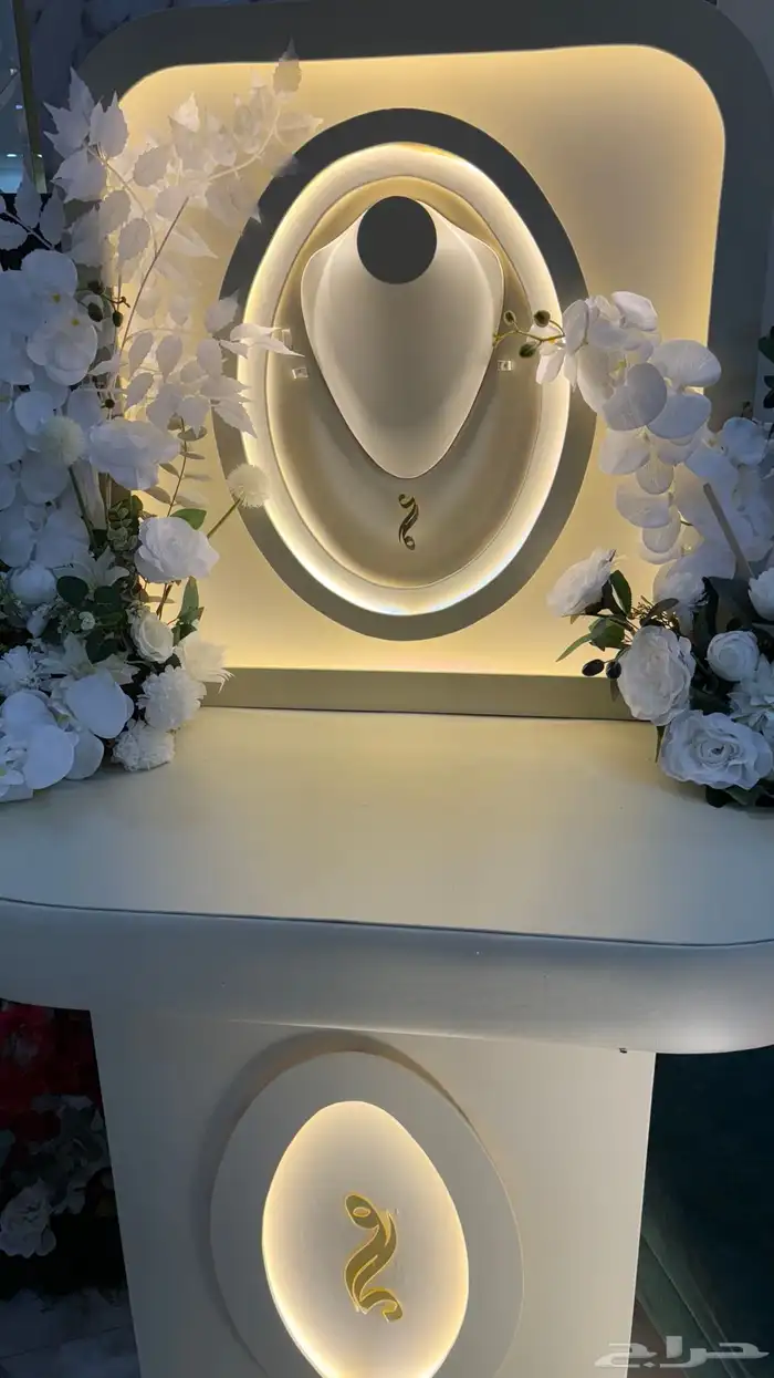 عربية ملكة فاخرة 2