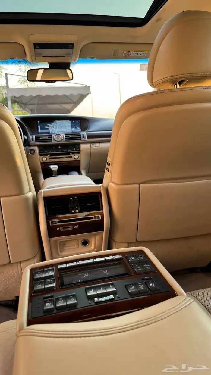لكزس LS460L منوة المستخدم نظيف جدا وكالة 8