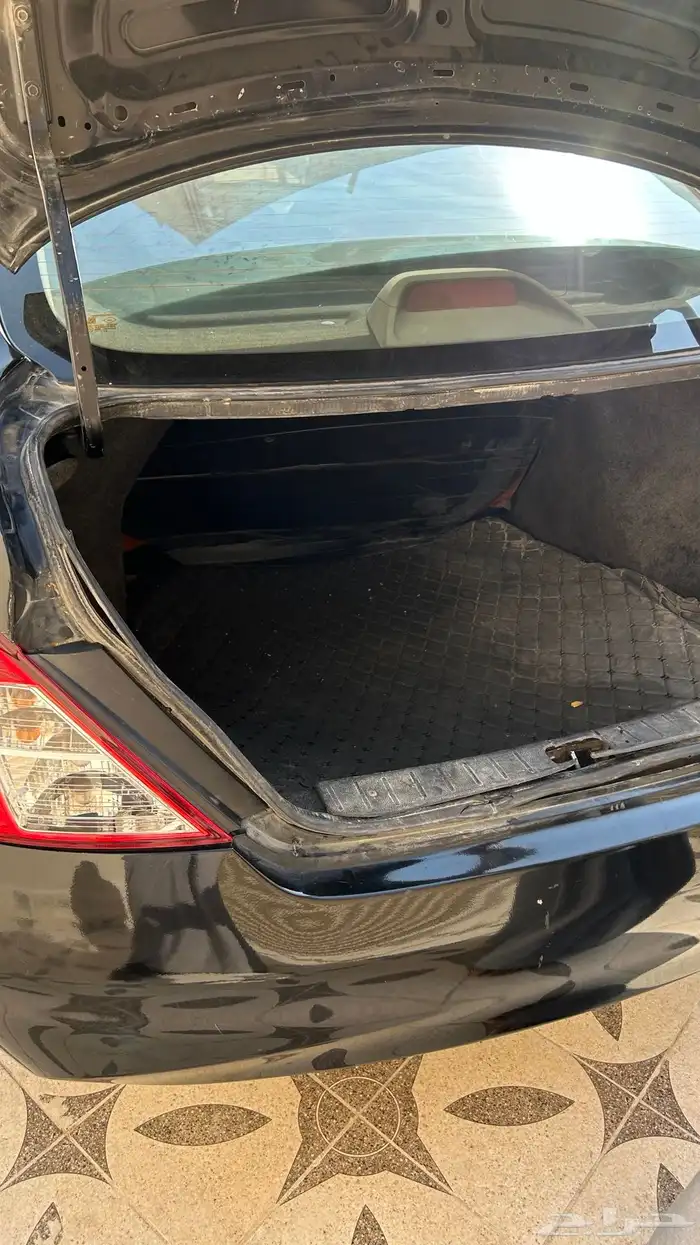 صني 2012 اللون اسود 3