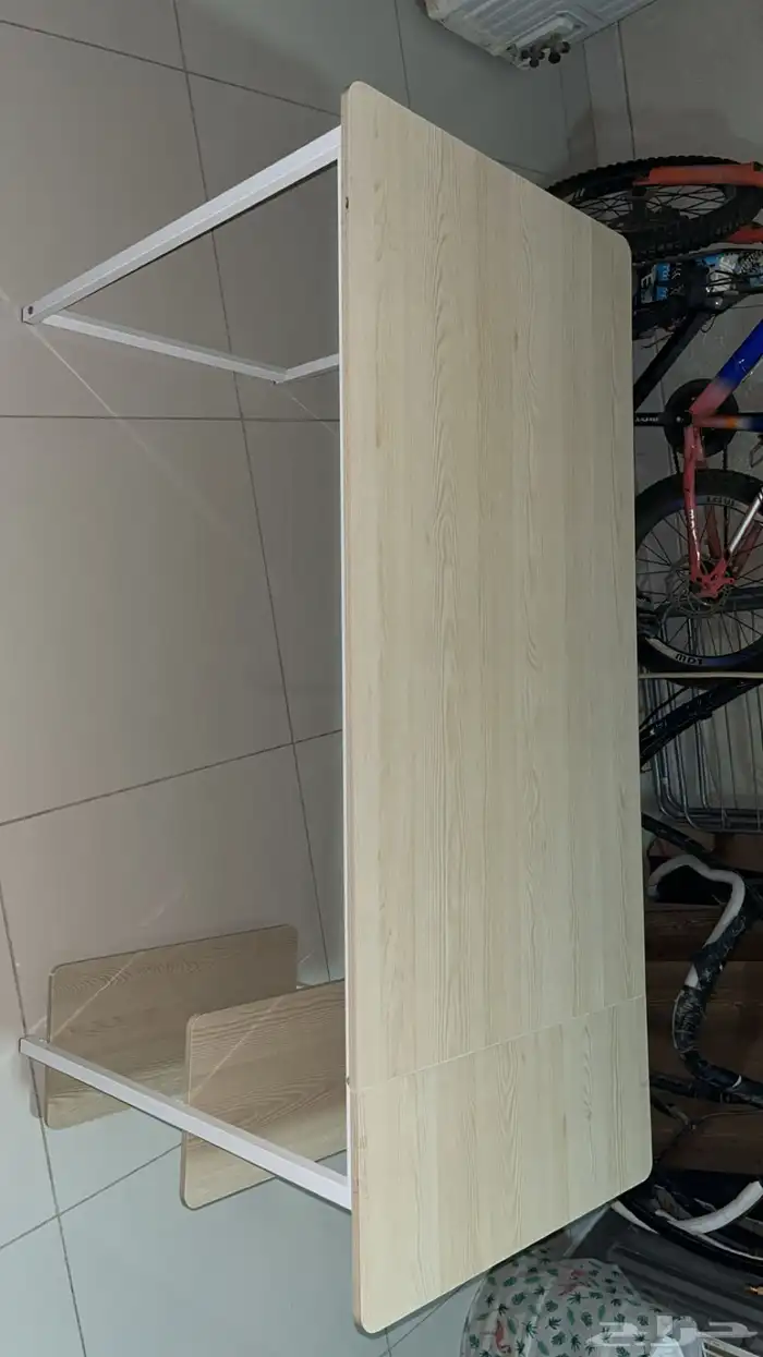 طاولة مكتب وسيعه و مريحه جدا و بسعر رخيص 1