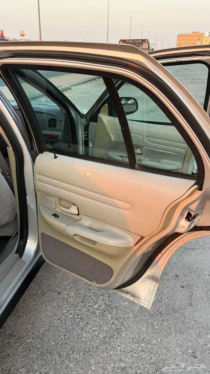 فورد كراون فكتوريا 2002   وارد أمريكي 22