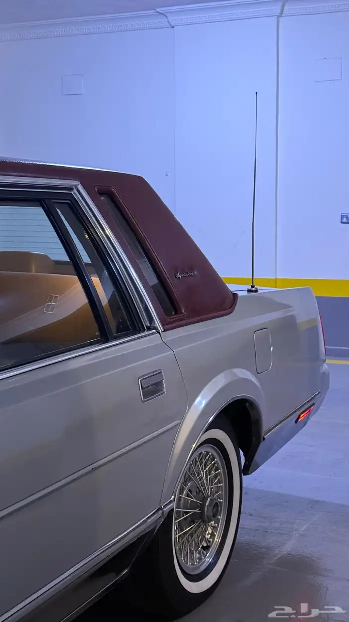 لينكولن تاون كار 1987 4