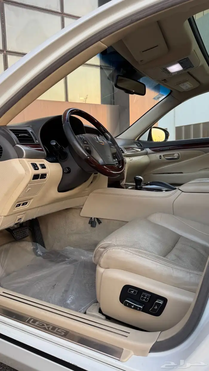لكزس LS460L منوة المستخدم نظيف جدا وكالة 19