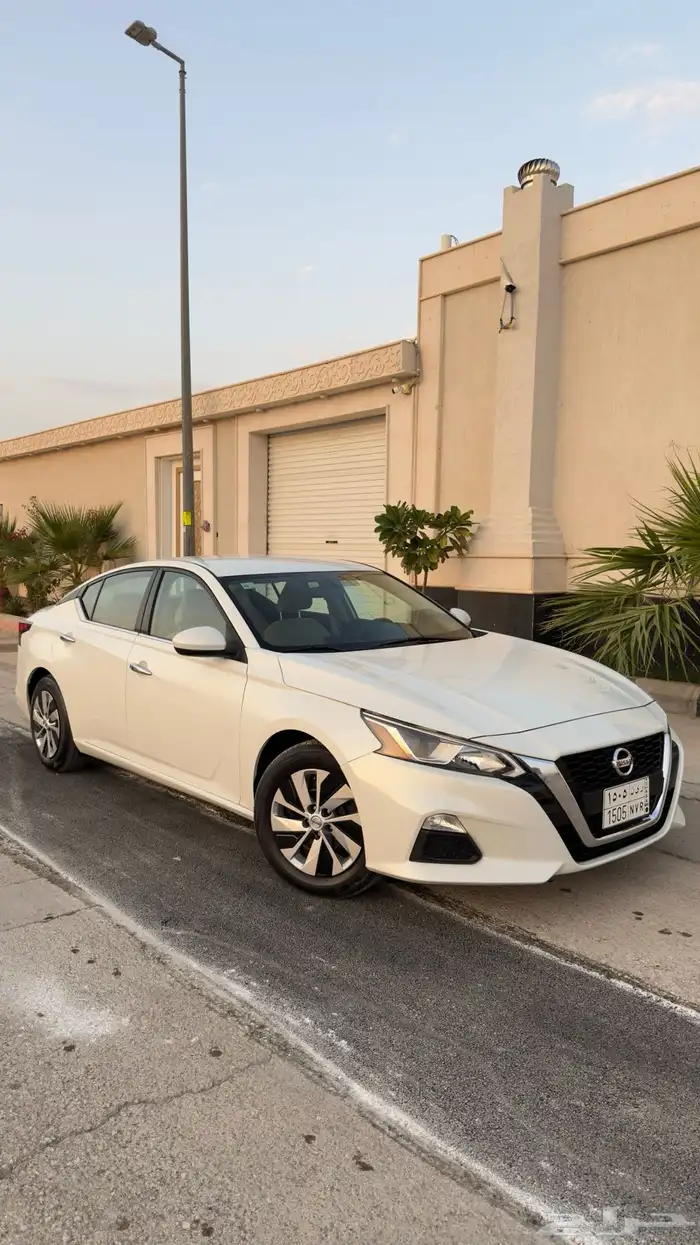 نيسان التيما 2021 ستاندر 10