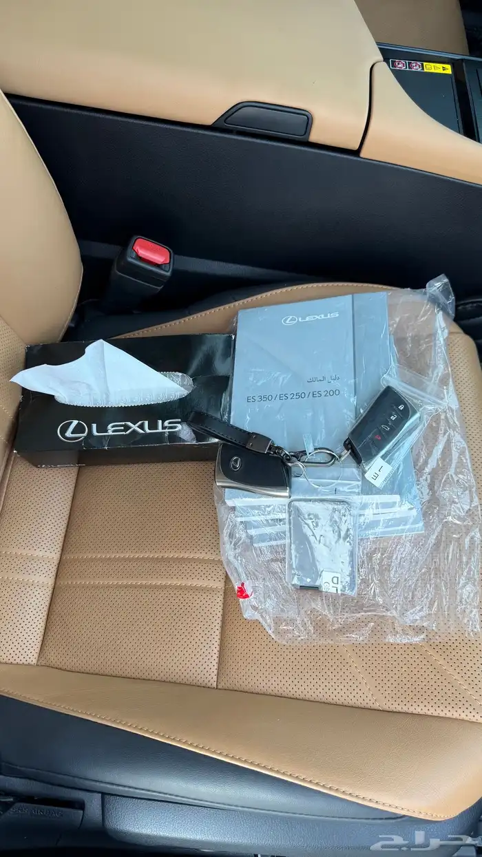للبيع لكزس 2023 250 ES فل كامل - سعودي 31