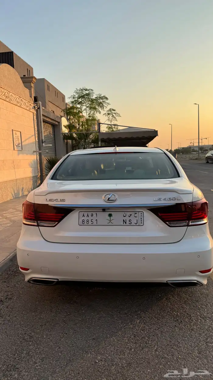 لكزس LS460L منوة المستخدم نظيف جدا وكالة 5
