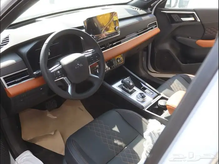 ميتسوبيشي اوتلاندر فل 2025 1