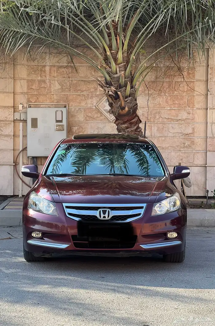 هوندا أكورد 2012 ممشى قليل نظيف جدا 24